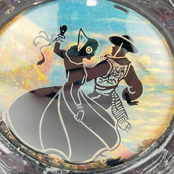 Vintage Silhouette Flamenco Dancers in 5" Chalk Frame with Convex Glass - Picture 2 of 6